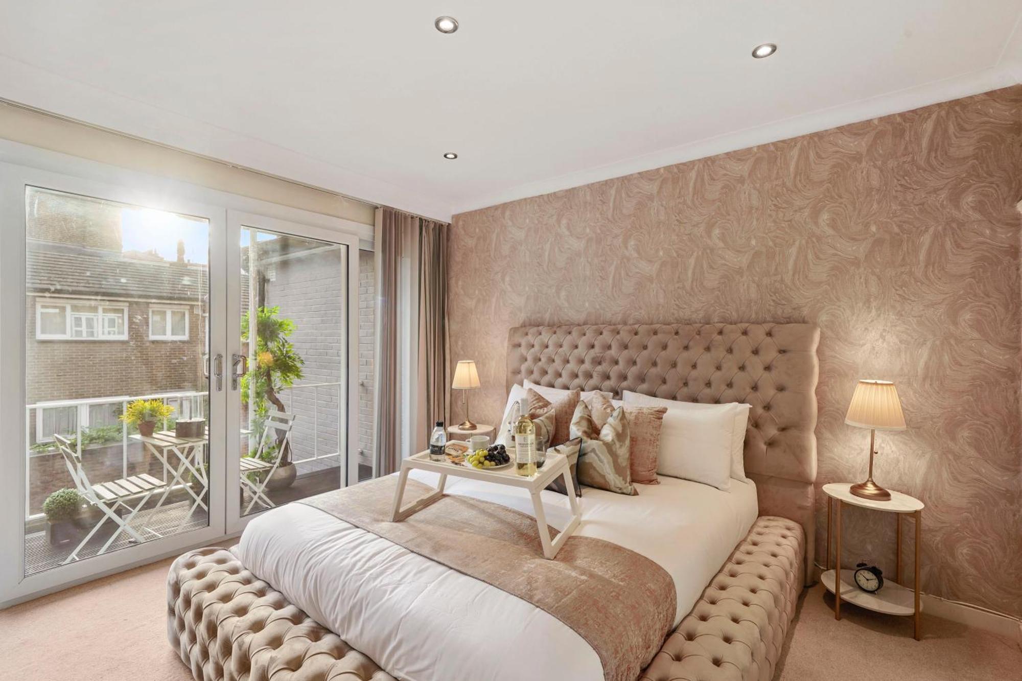 Mews House London With Private Patio & Parking Villa Exterior photo